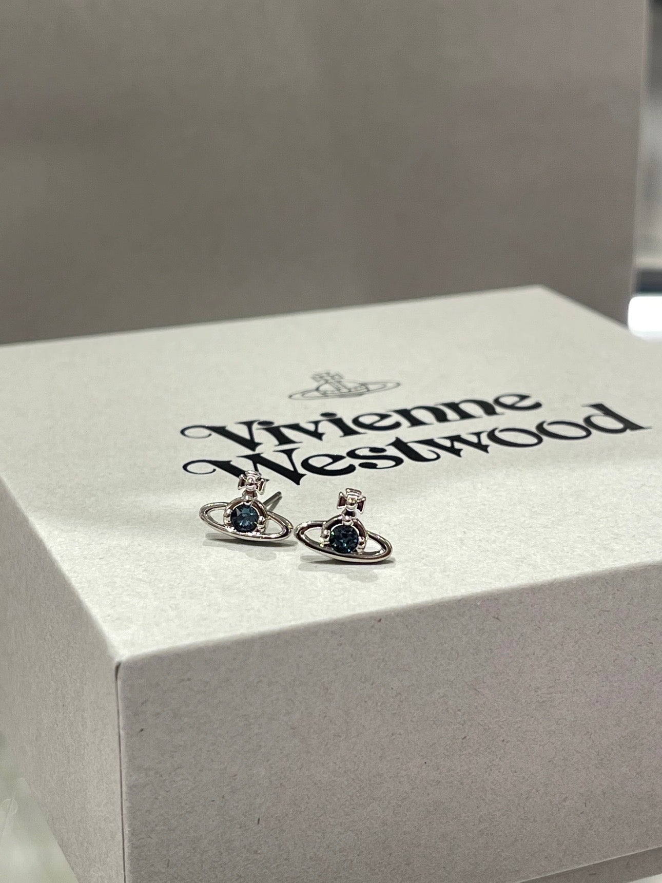[預購] Vivienne Westwood Nano藍鑽迷你耳釘