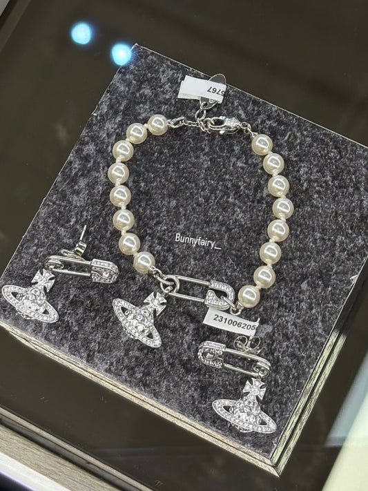 [預購] Vivienne Westwood  Lucrece 珍珠別針手鍊