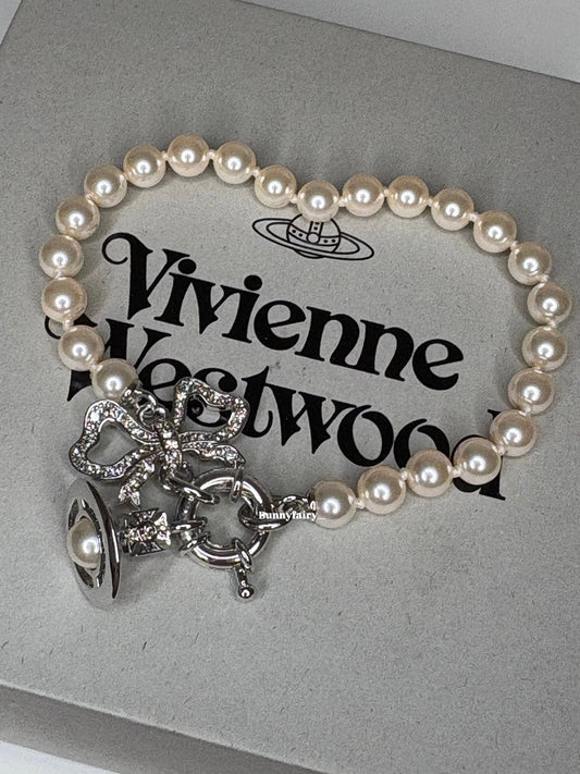 [預購] Vivienne Westwood RIGOBERTA 珍珠蝴蝶結吊飾手鍊