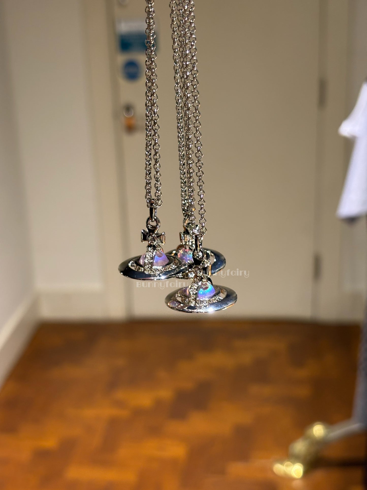 [預購] Vivienne Westwood New Tiny Orb 中號歐若拉 銀色