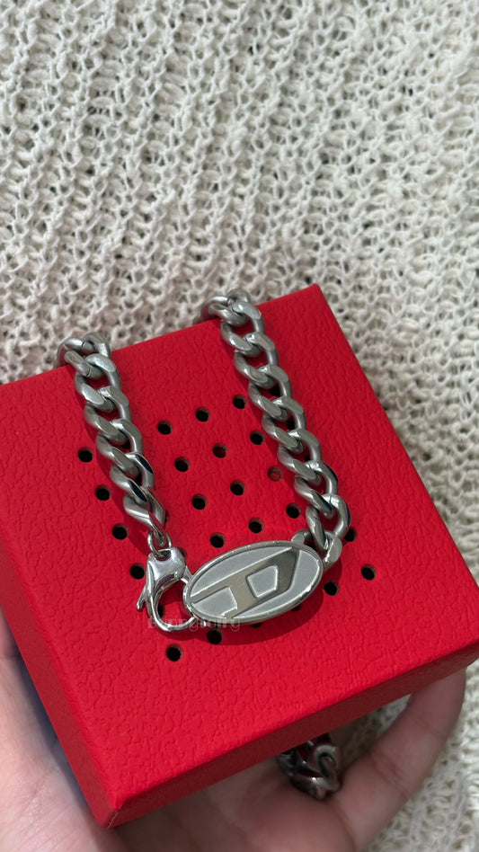 [預購] Diesel 銀色’D’ Logo項鍊