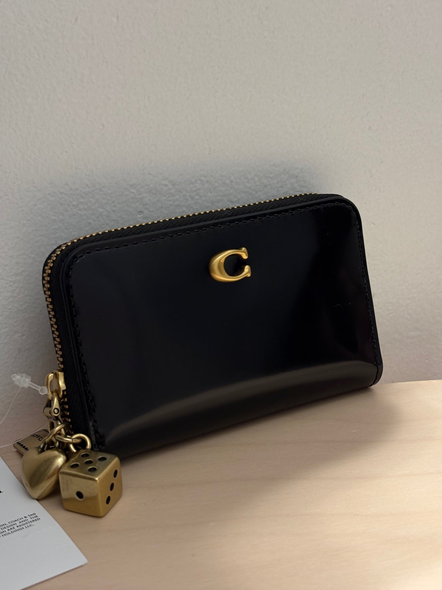 [現貨] Coach Essentials Zip Around Wallet 亮面零錢卡包