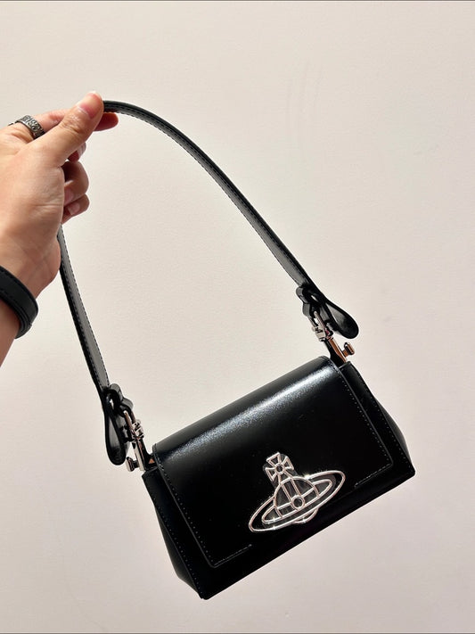 [預購 季中折扣] Vivienne Westwood Small Hazel Bag 小號Hazel光滑皮鏤空Logo