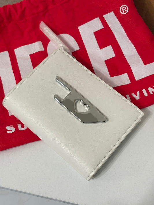 [現貨] Diesel白色愛心logo兩折短夾