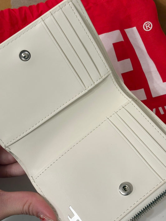 [現貨] Diesel白色愛心logo兩折短夾