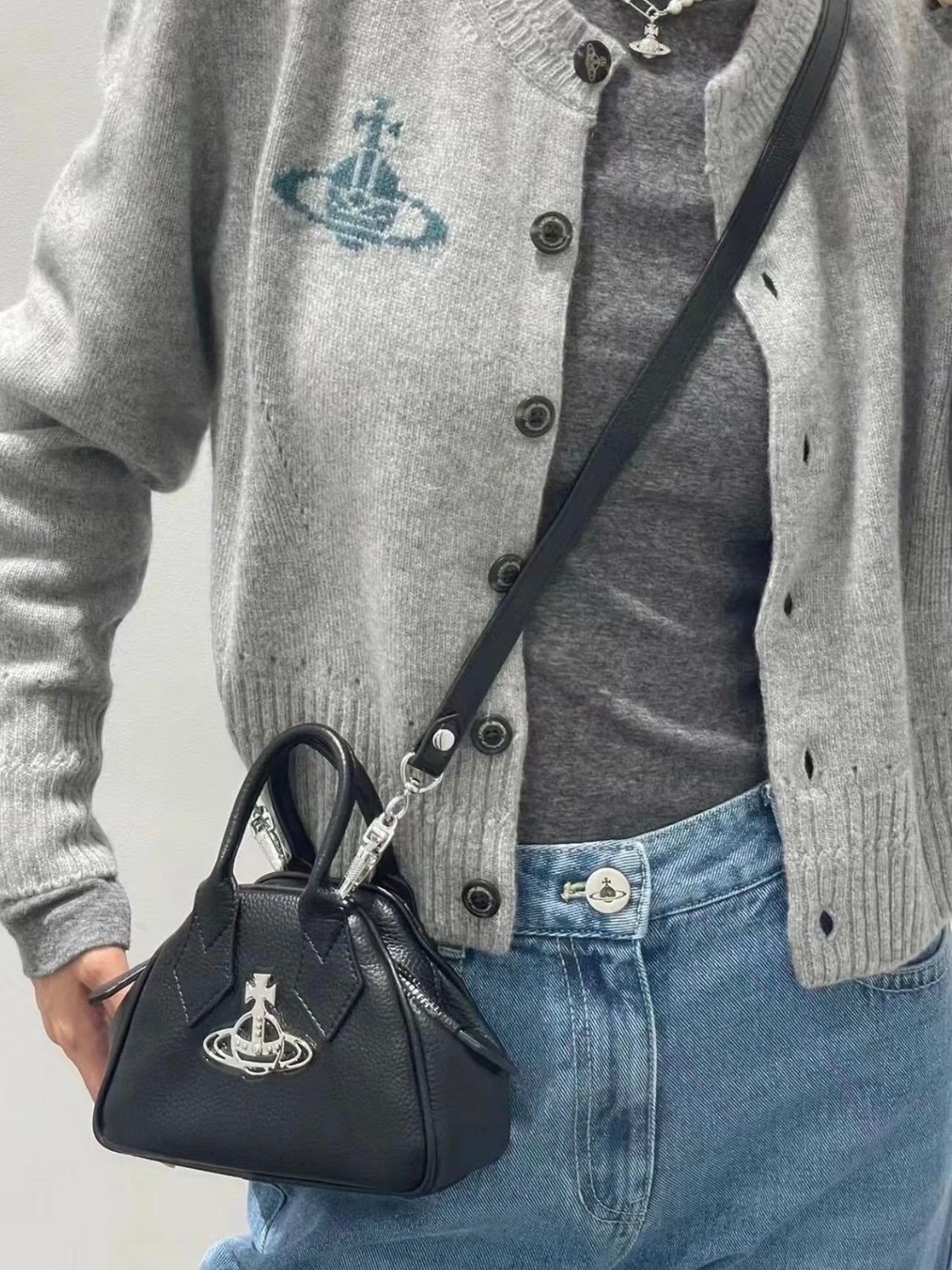 [預購] Vivienne Westwood Yasmine Mini Bag 荔枝皮迷你保齡球包