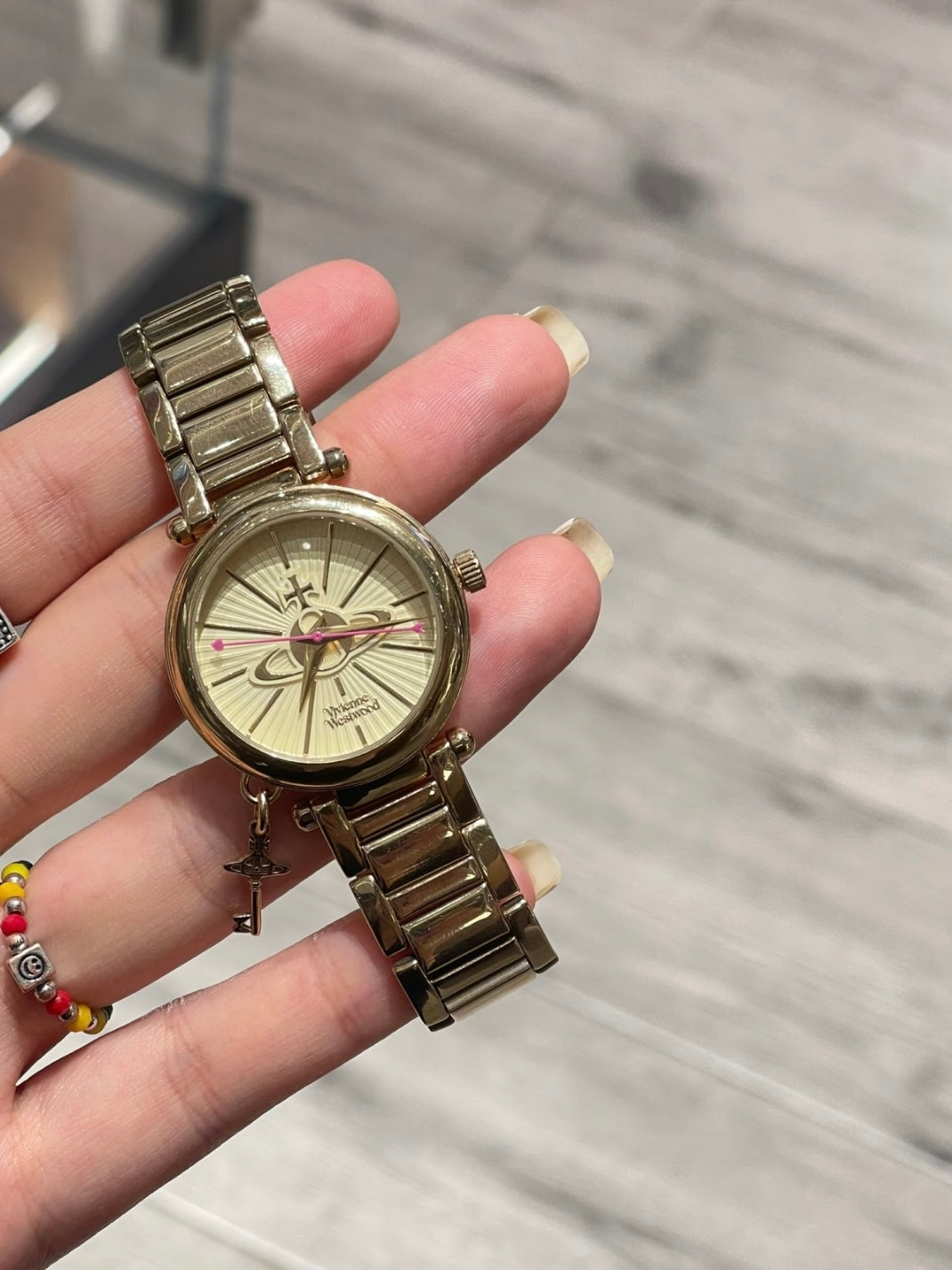 [預購] Vivienne Westwood 金色鑰匙吊墜手錶