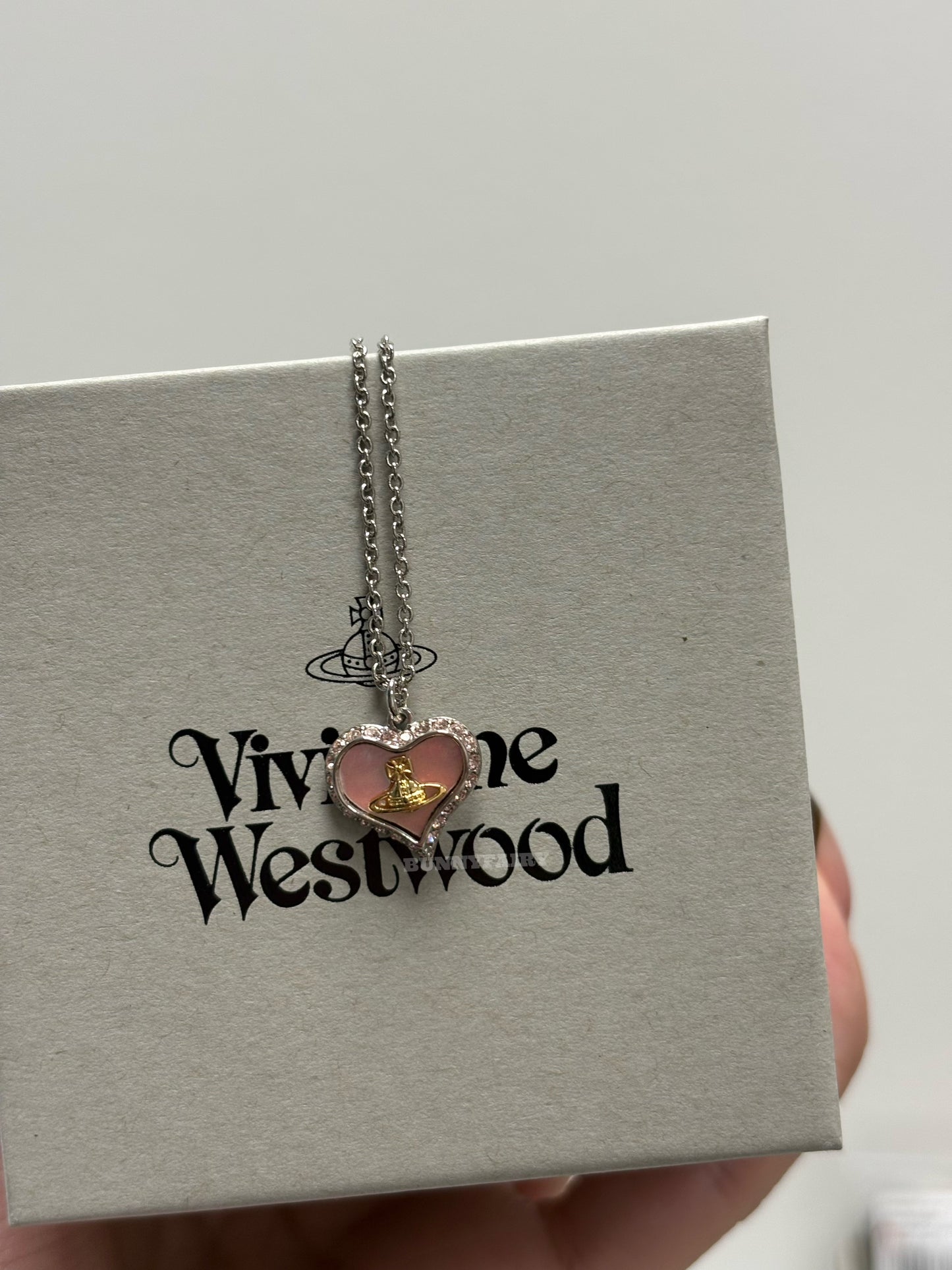 [預購] Vivienne Westwood Petra 粉貝母項鍊