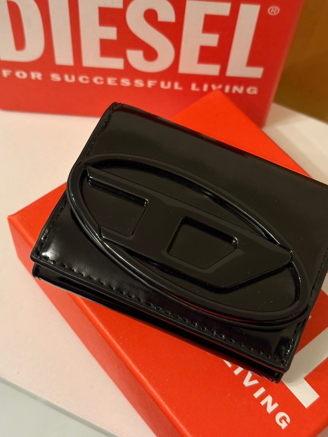 [現貨] Diesel漆皮三折短夾