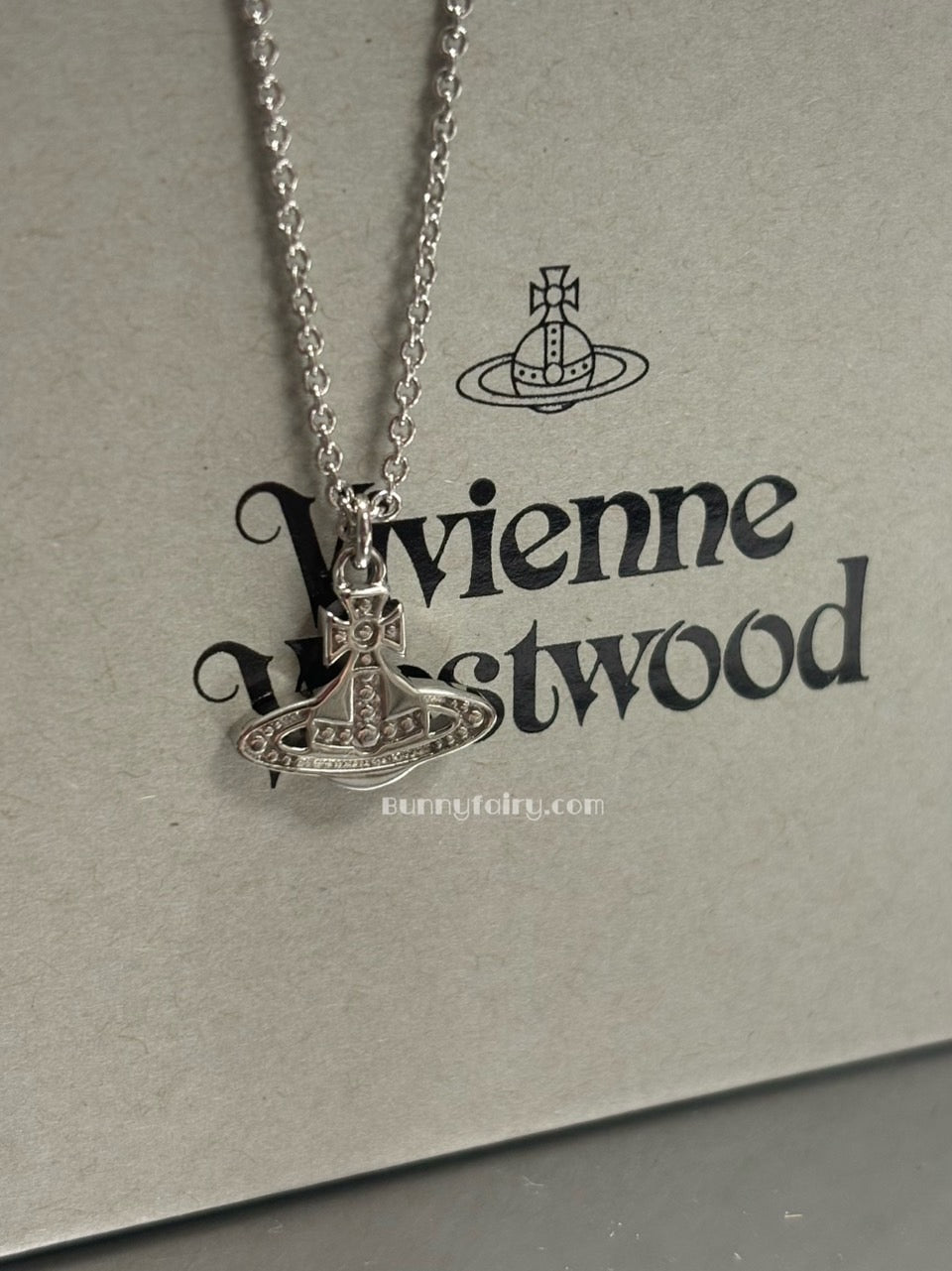 [預購] Vivienne Westwood Marinetta浮雕小土星項鍊