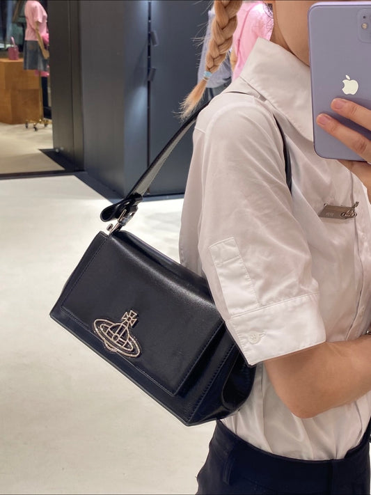 [折扣預購中!!] Vivienne Westwood Hazel Medium Bag 光滑皮鏤空Logo中號Hazel包包